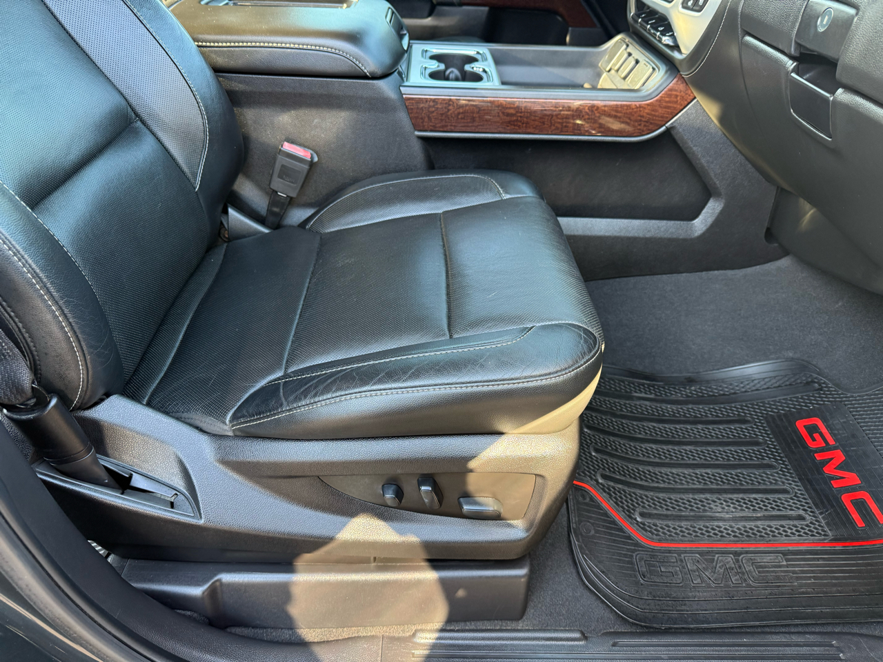 GMC Sierra 1500 4WD Crew Cab 143.5" SLT 2018