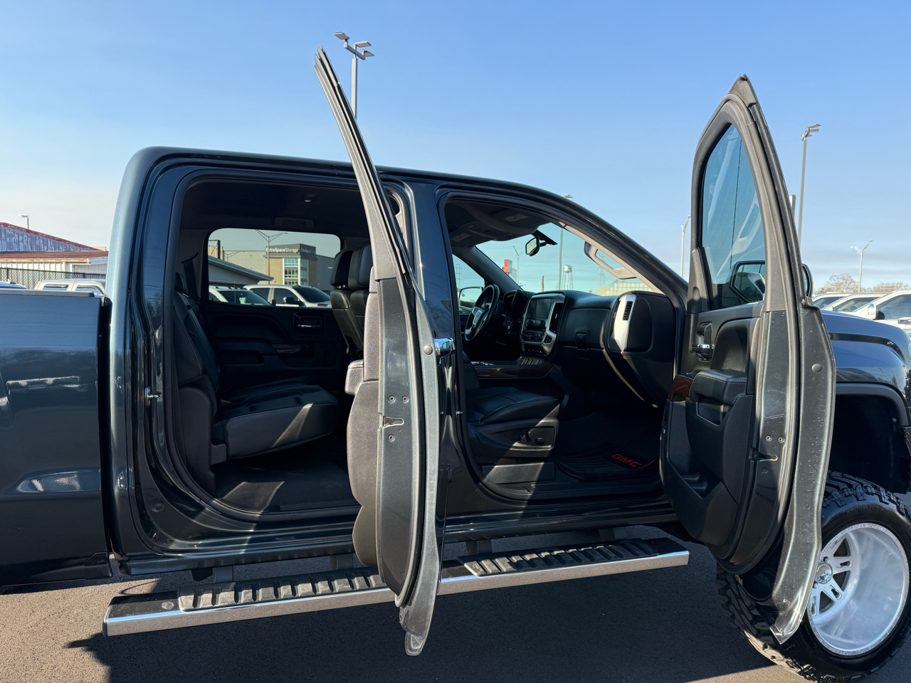 GMC Sierra 1500 4WD Crew Cab 143.5" SLT 2018