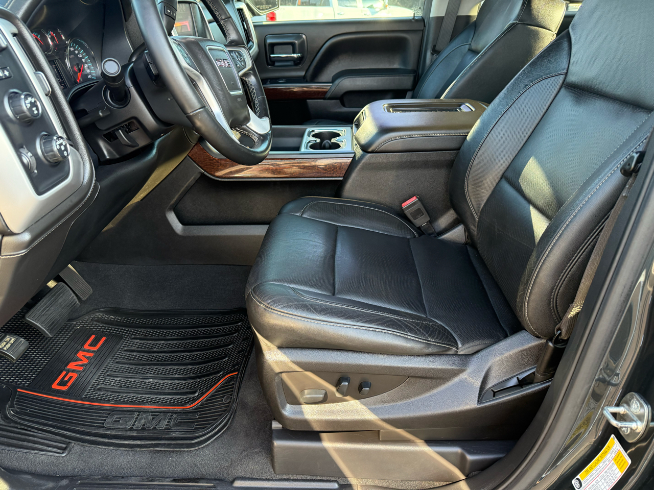 GMC Sierra 1500 4WD Crew Cab 143.5" SLT 2018