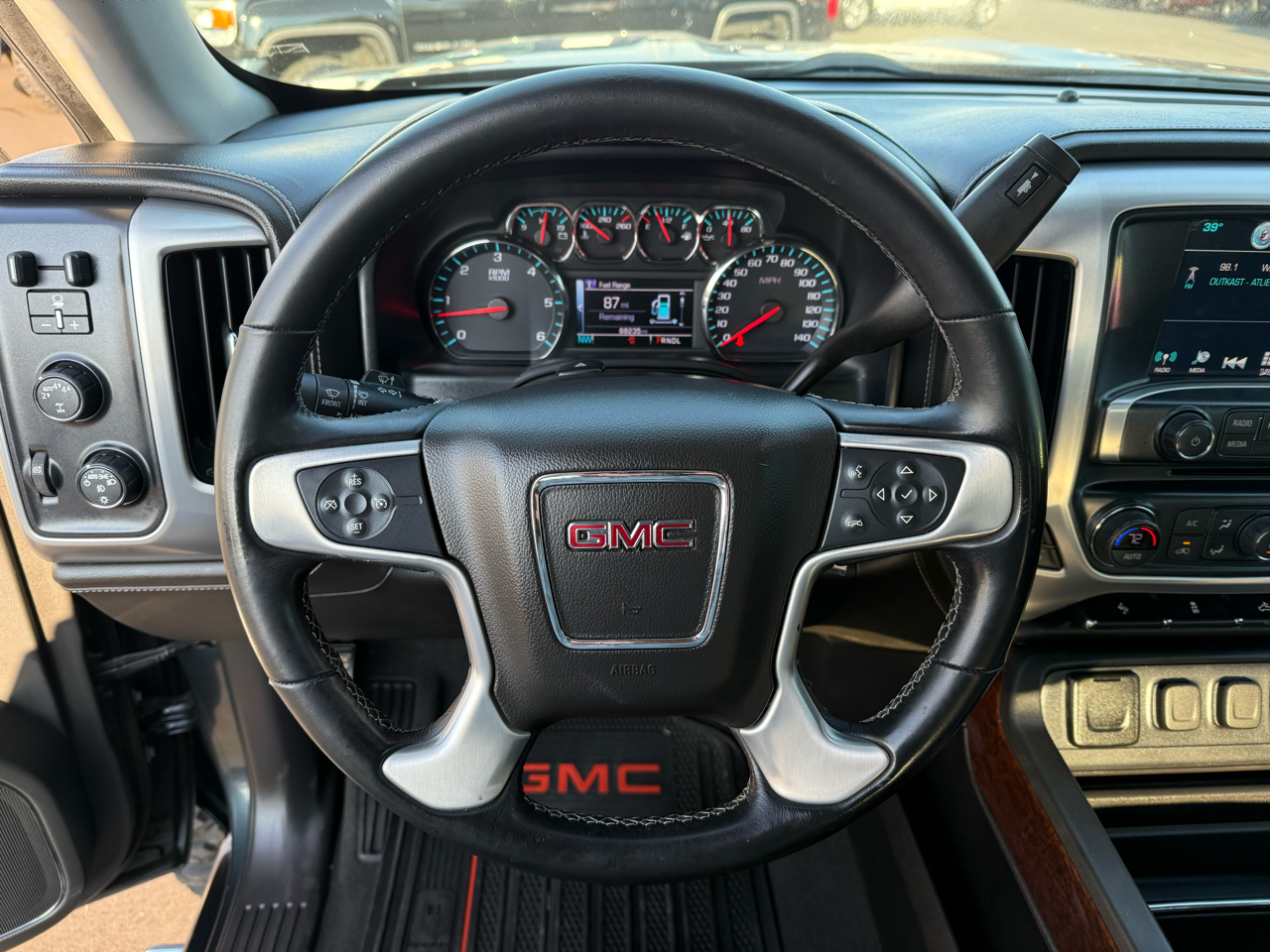 GMC Sierra 1500 4WD Crew Cab 143.5" SLT 2018