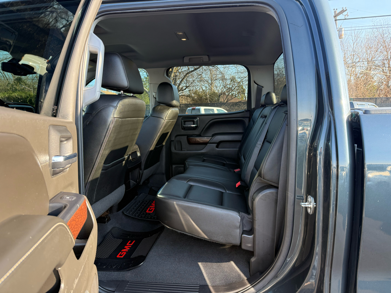 GMC Sierra 1500 4WD Crew Cab 143.5" SLT 2018