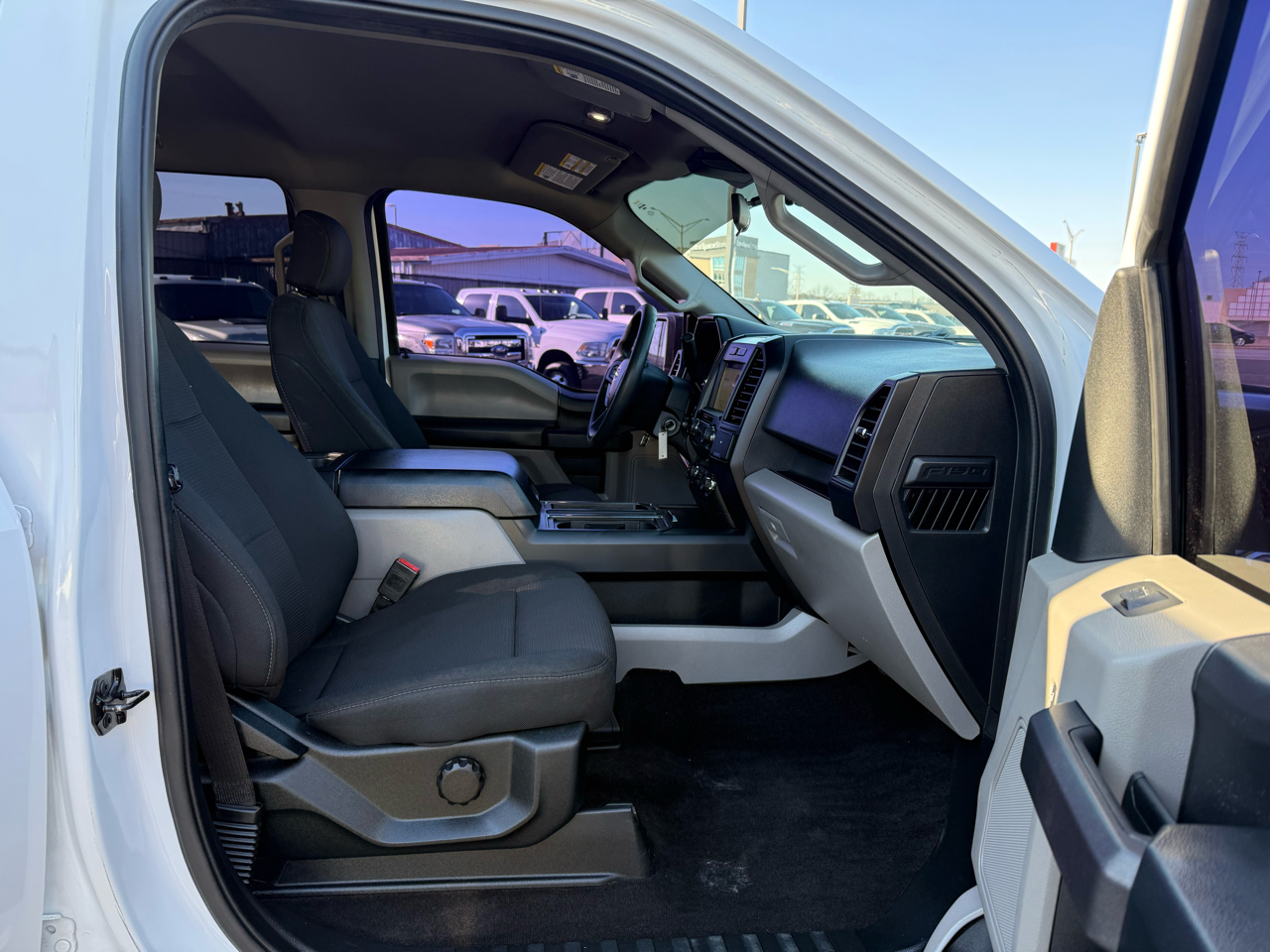 Ford F-150 4WD SuperCrew 139" XLT 2019