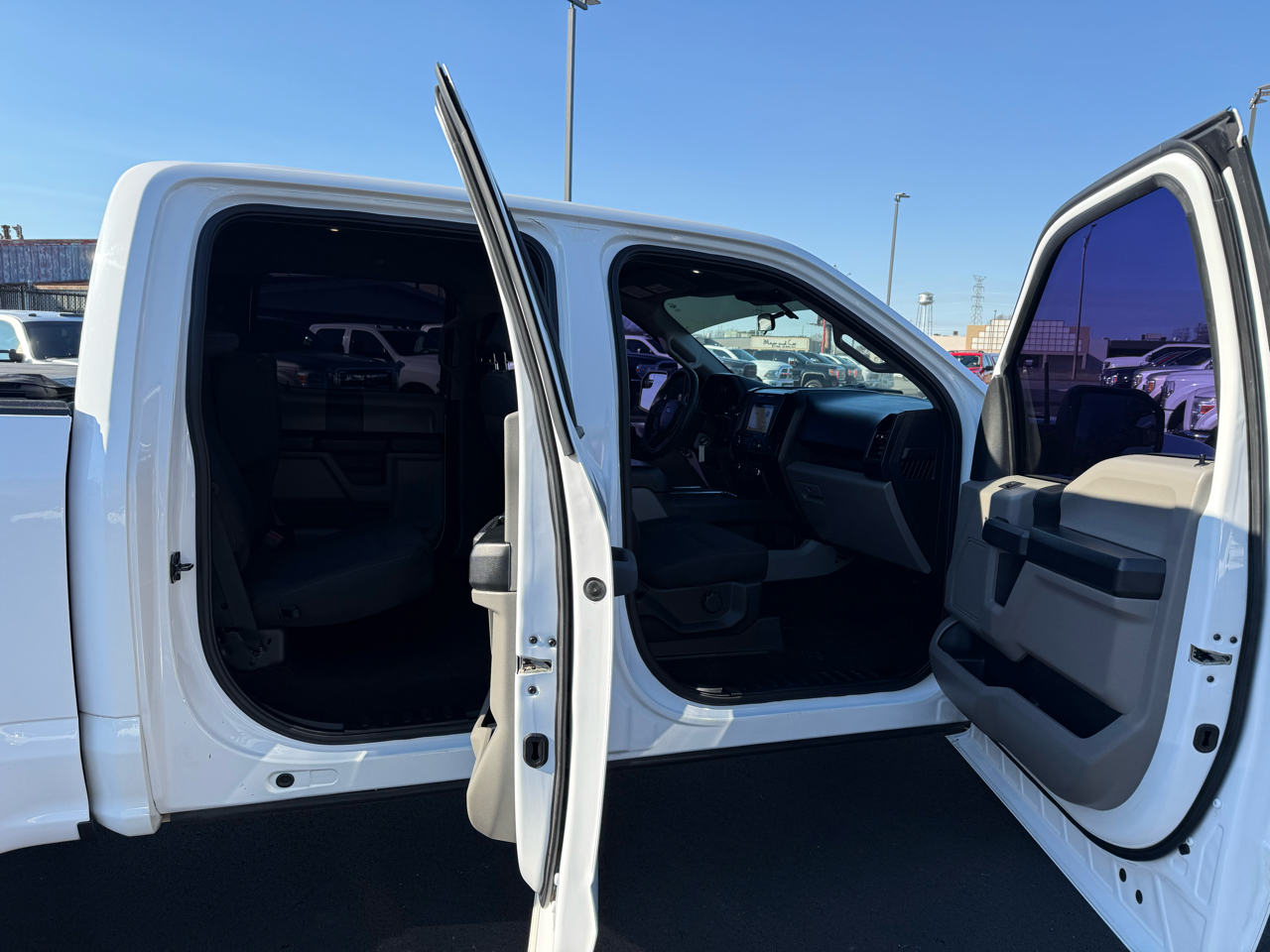 Ford F-150 4WD SuperCrew 139" XLT 2019