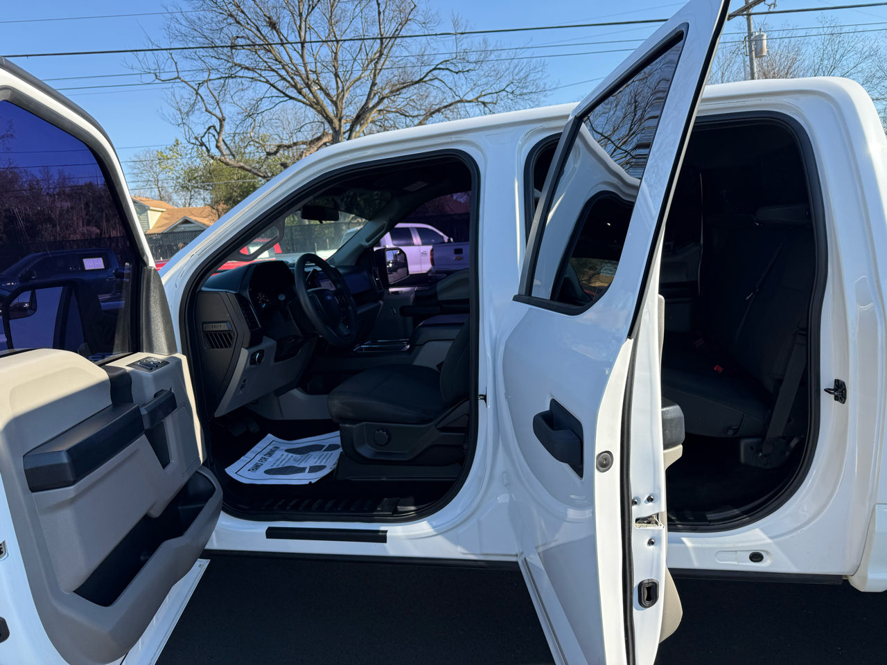 Ford F-150 4WD SuperCrew 139" XLT 2019