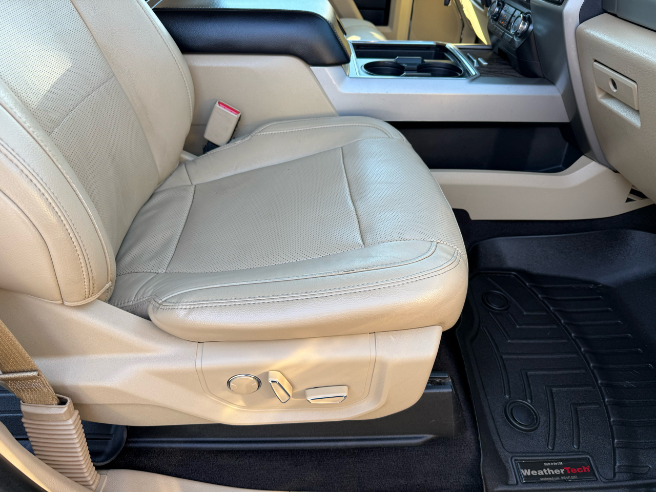 Ford Super Duty F-250 SRW Lariat 4WD Crew Cab 6.75' Box 2017