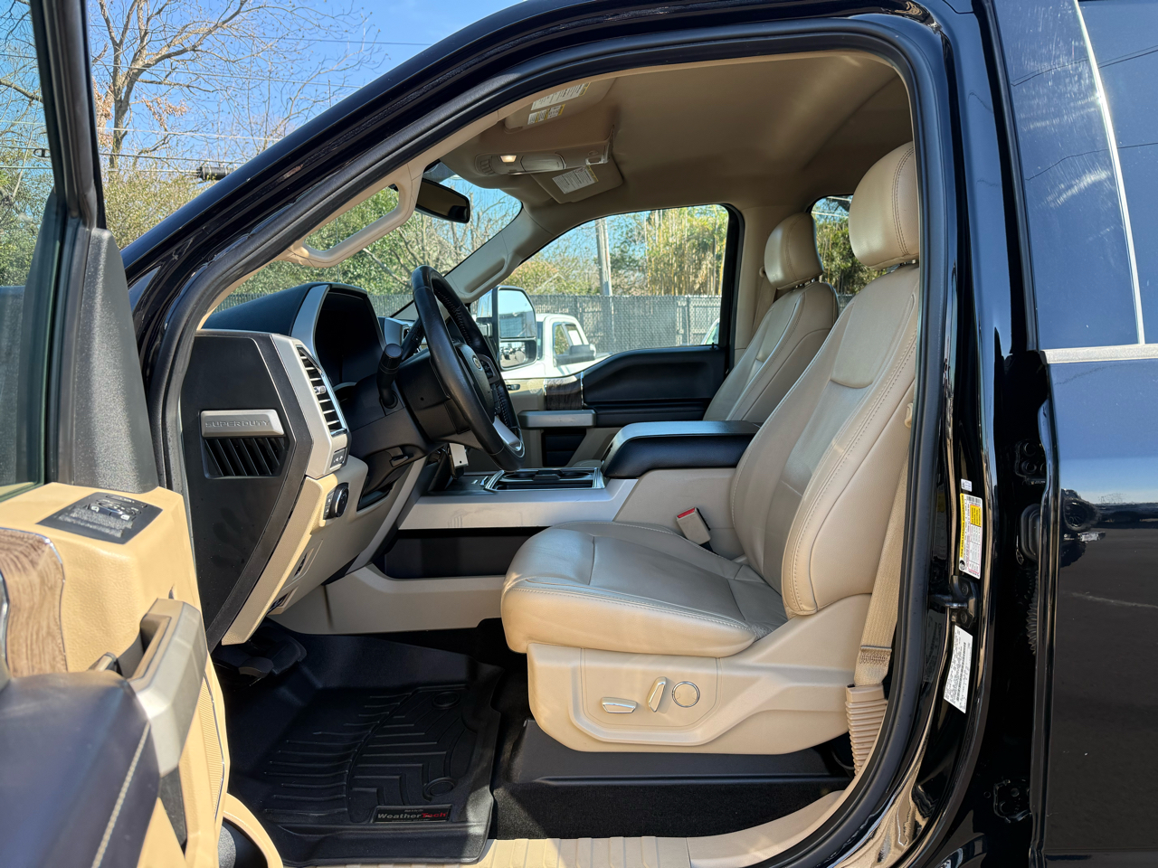 Ford Super Duty F-250 SRW Lariat 4WD Crew Cab 6.75' Box 2017