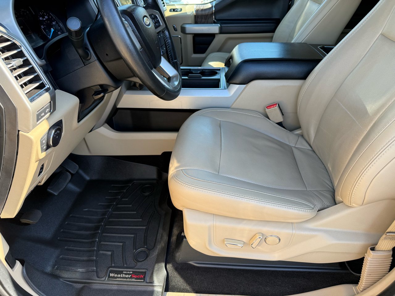 Ford Super Duty F-250 SRW Lariat 4WD Crew Cab 6.75' Box 2017