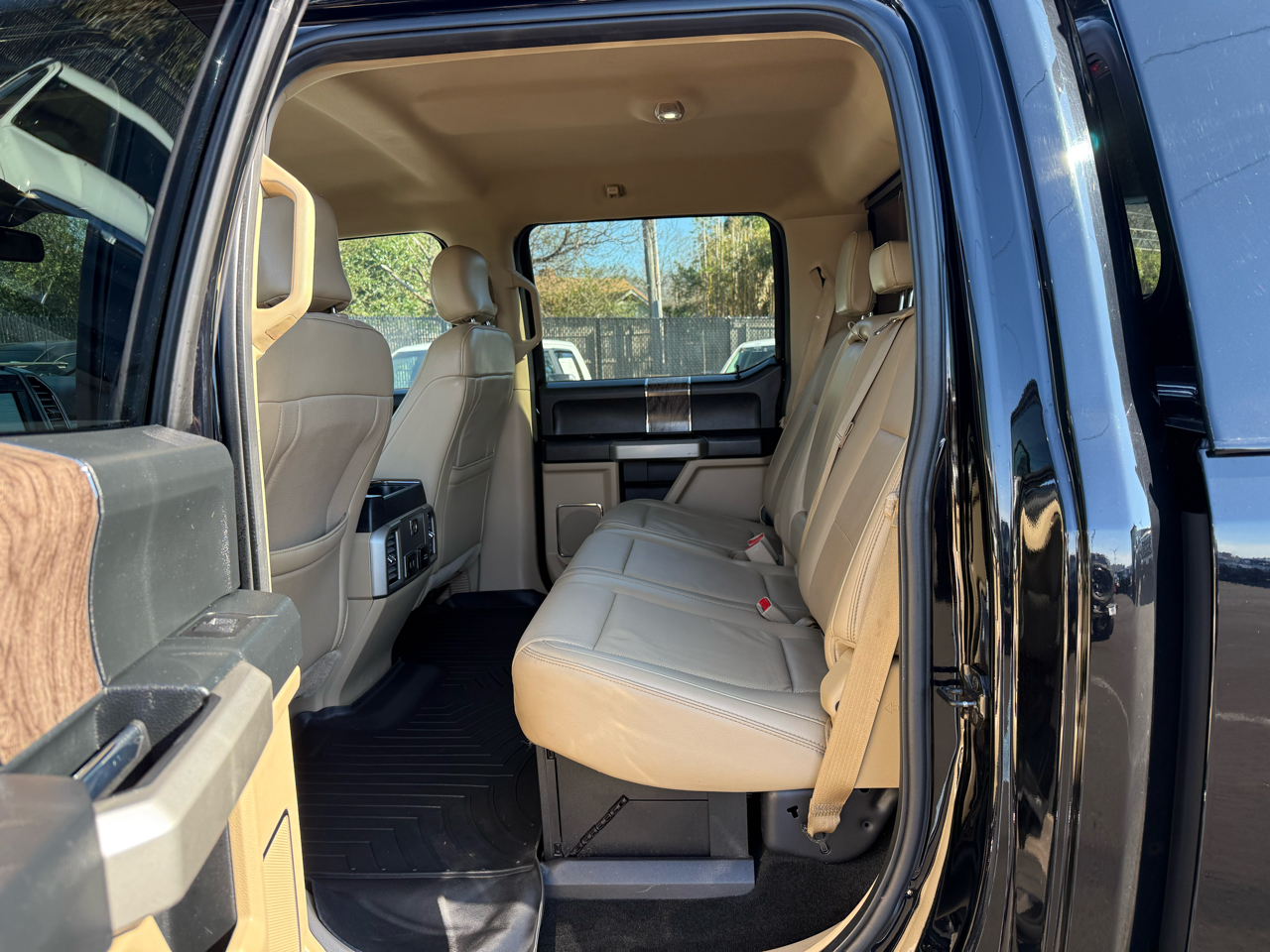 Ford Super Duty F-250 SRW Lariat 4WD Crew Cab 6.75' Box 2017