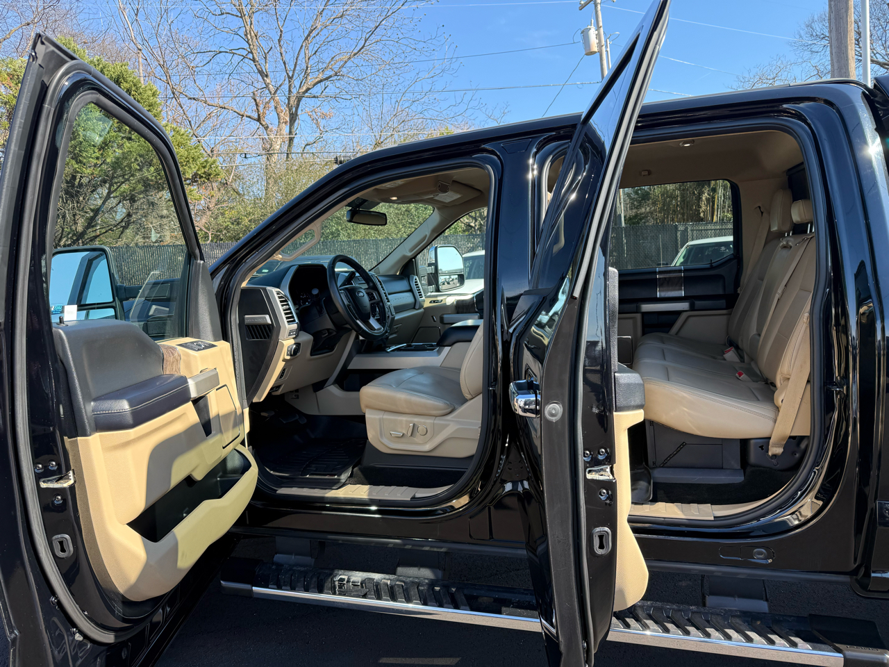 Ford Super Duty F-250 SRW Lariat 4WD Crew Cab 6.75' Box 2017