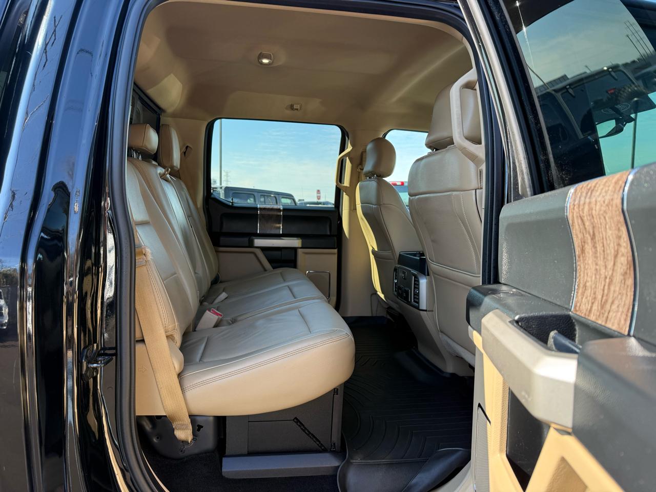 Ford Super Duty F-250 SRW Lariat 4WD Crew Cab 6.75' Box 2017