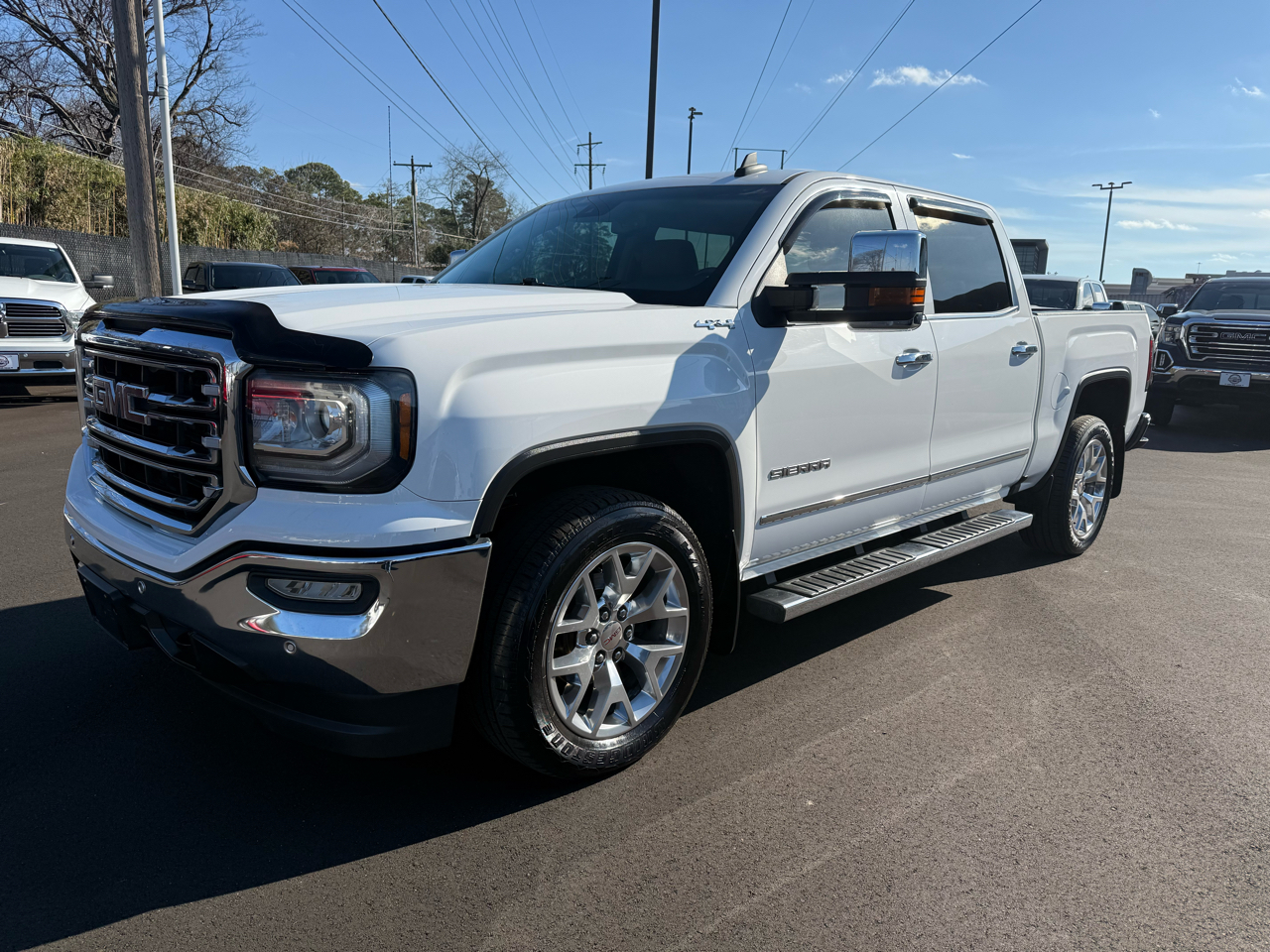 GMC Sierra 1500 4WD Crew Cab 143.5" SLT 2017