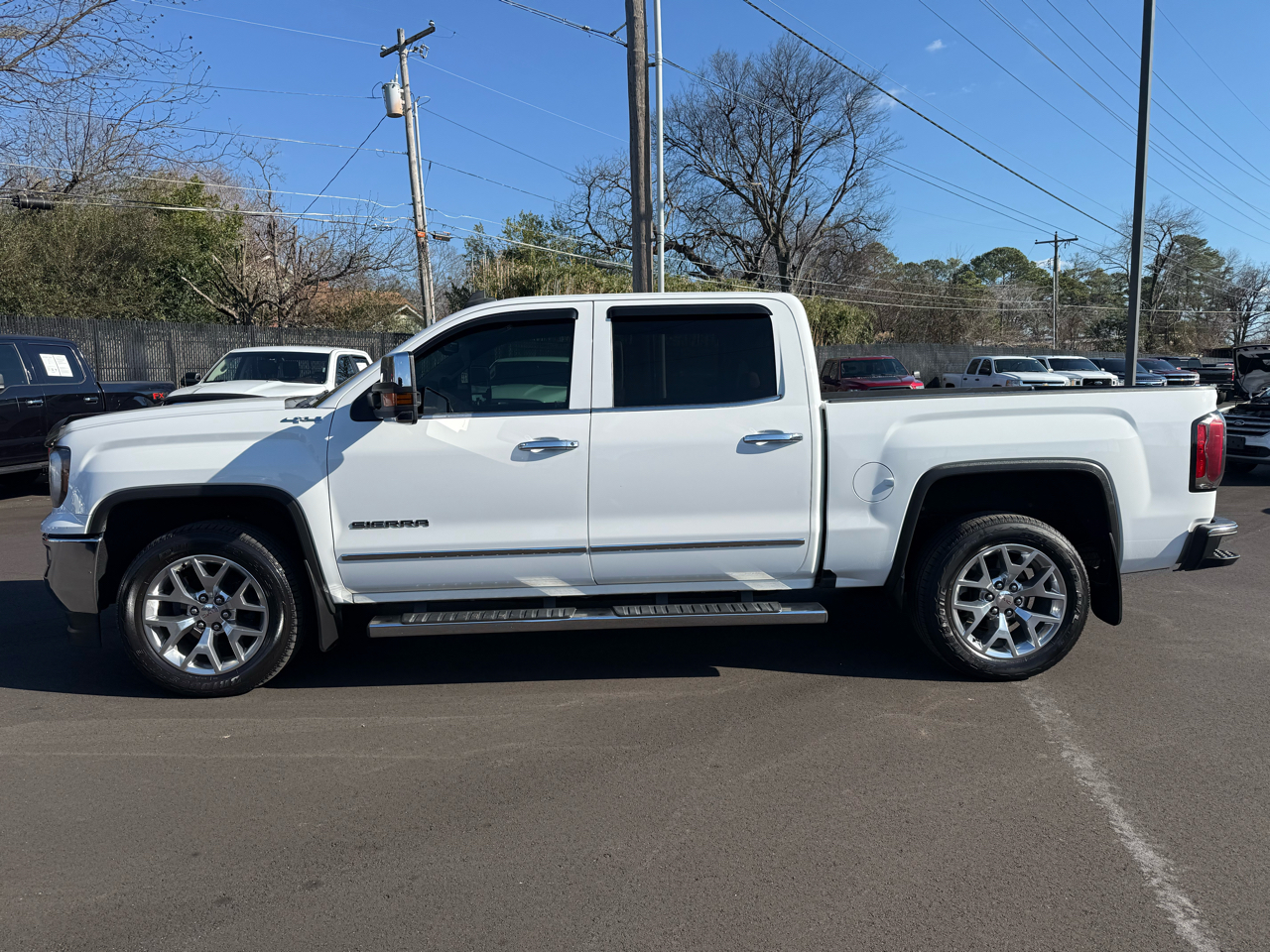 GMC Sierra 1500 4WD Crew Cab 143.5" SLT 2017