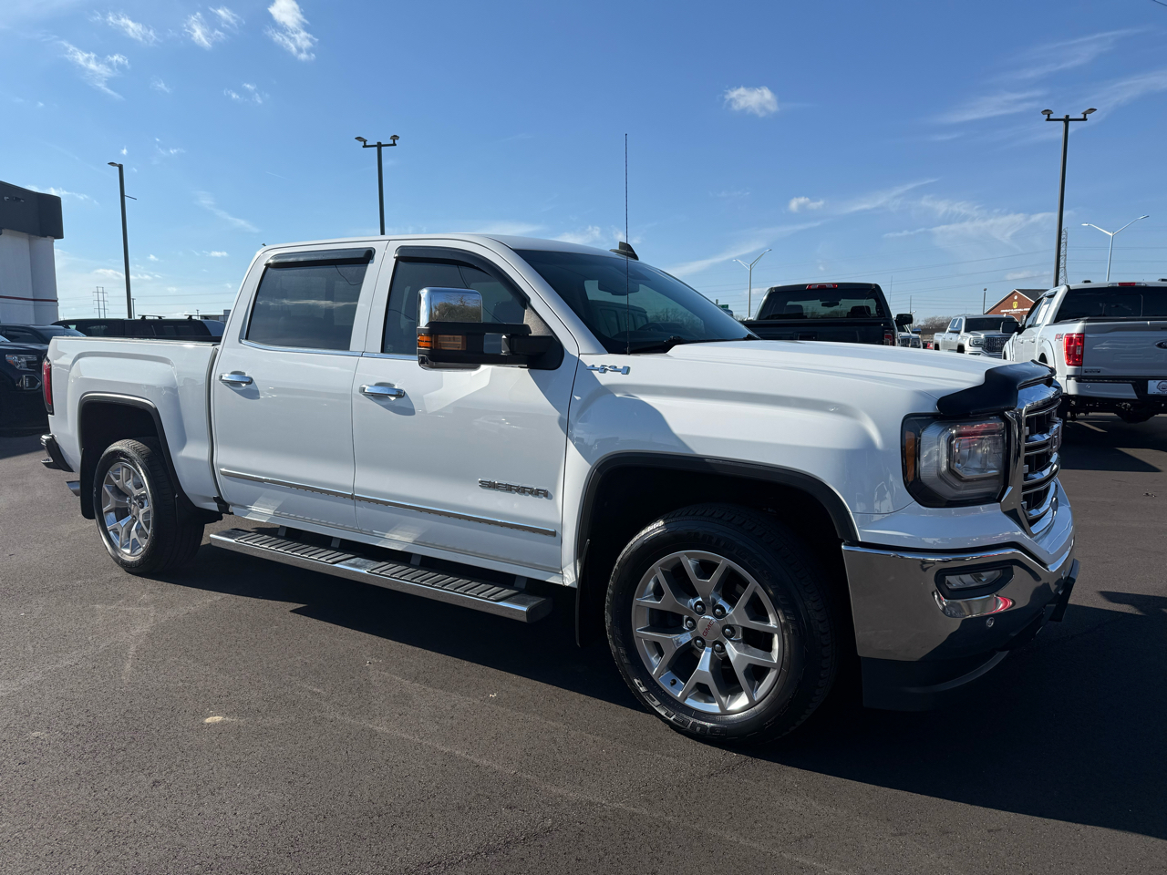 GMC Sierra 1500 4WD Crew Cab 143.5" SLT 2017