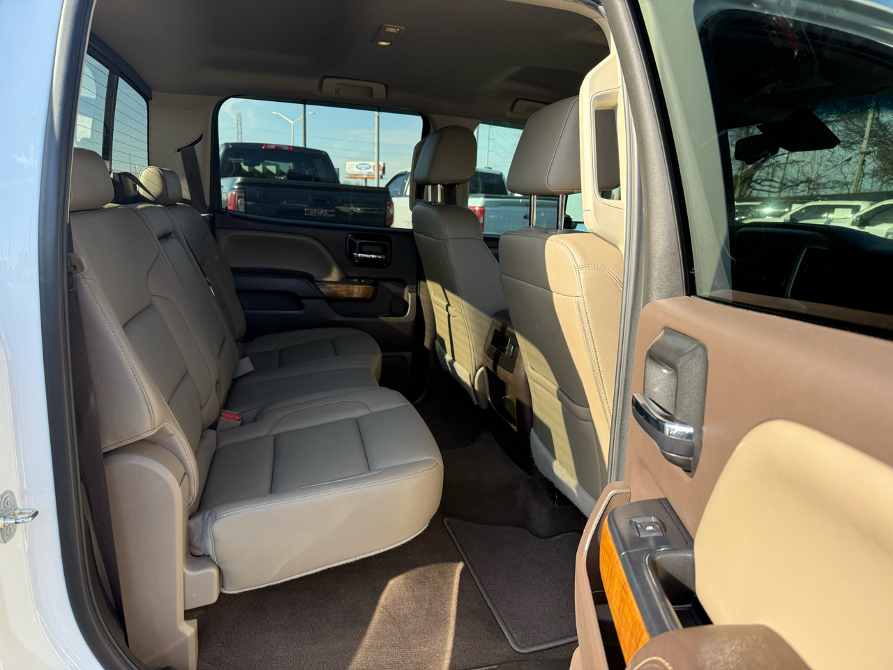 GMC Sierra 1500 4WD Crew Cab 143.5" SLT 2017