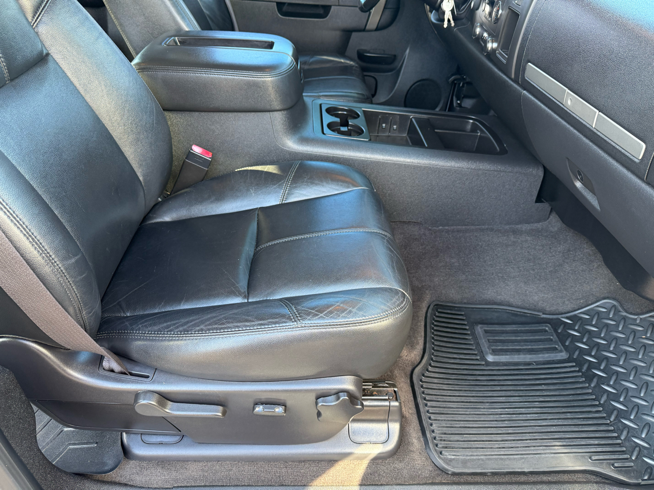 Chevrolet Silverado 3500HD 4WD Crew Cab 167.7" LT 2013