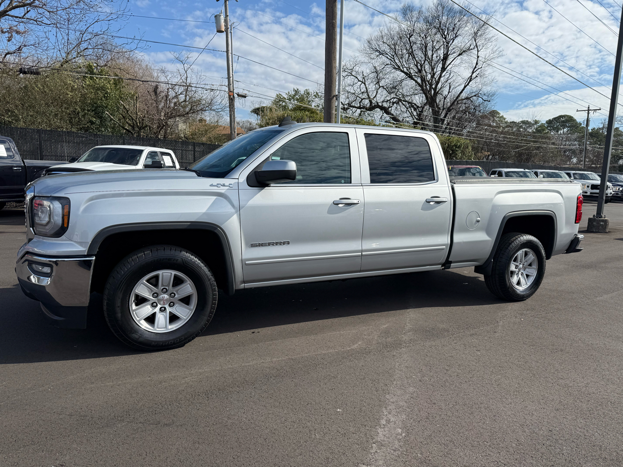 GMC Sierra 1500 4WD Crew Cab 153.0" SLE 2018