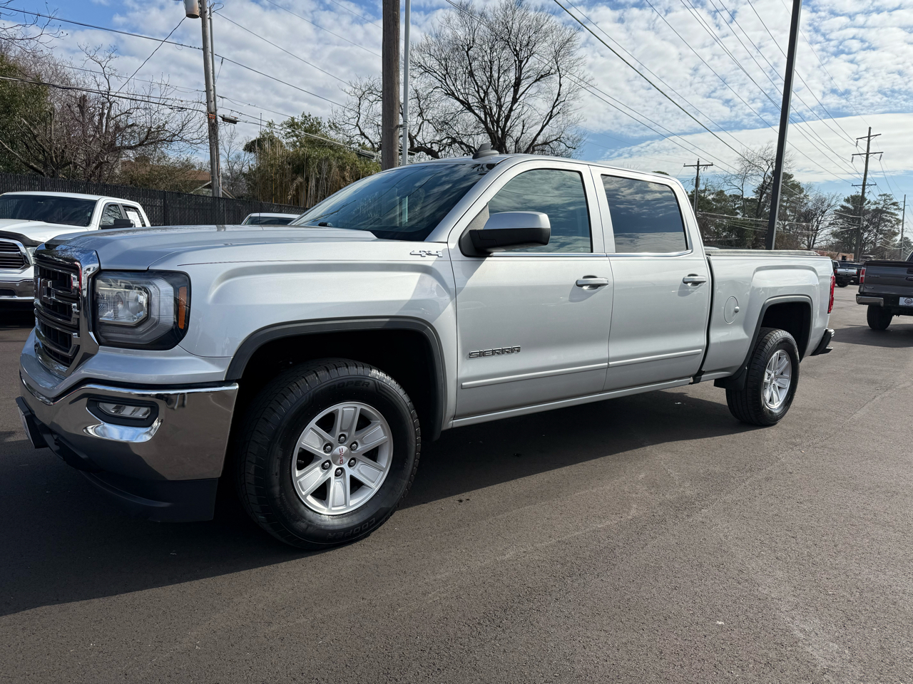 GMC Sierra 1500 4WD Crew Cab 153.0" SLE 2018