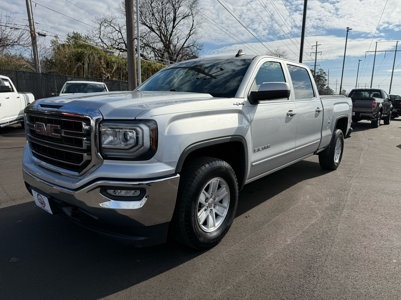 GMC Sierra 1500 4WD Crew Cab 153.0" SLE 2018