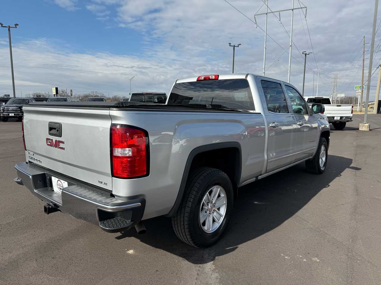 GMC Sierra 1500 4WD Crew Cab 153.0" SLE 2018