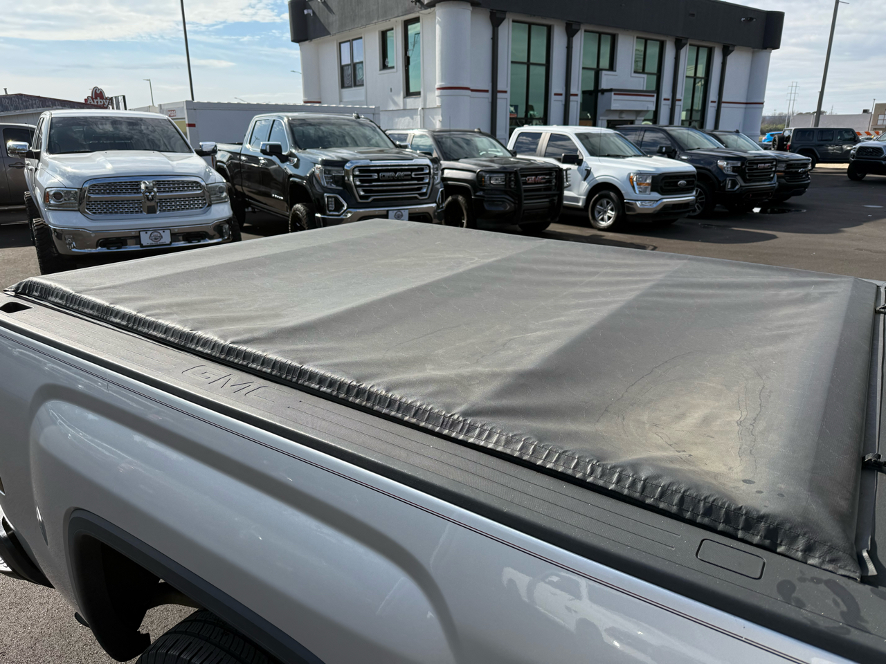 GMC Sierra 1500 4WD Crew Cab 153.0" SLE 2018