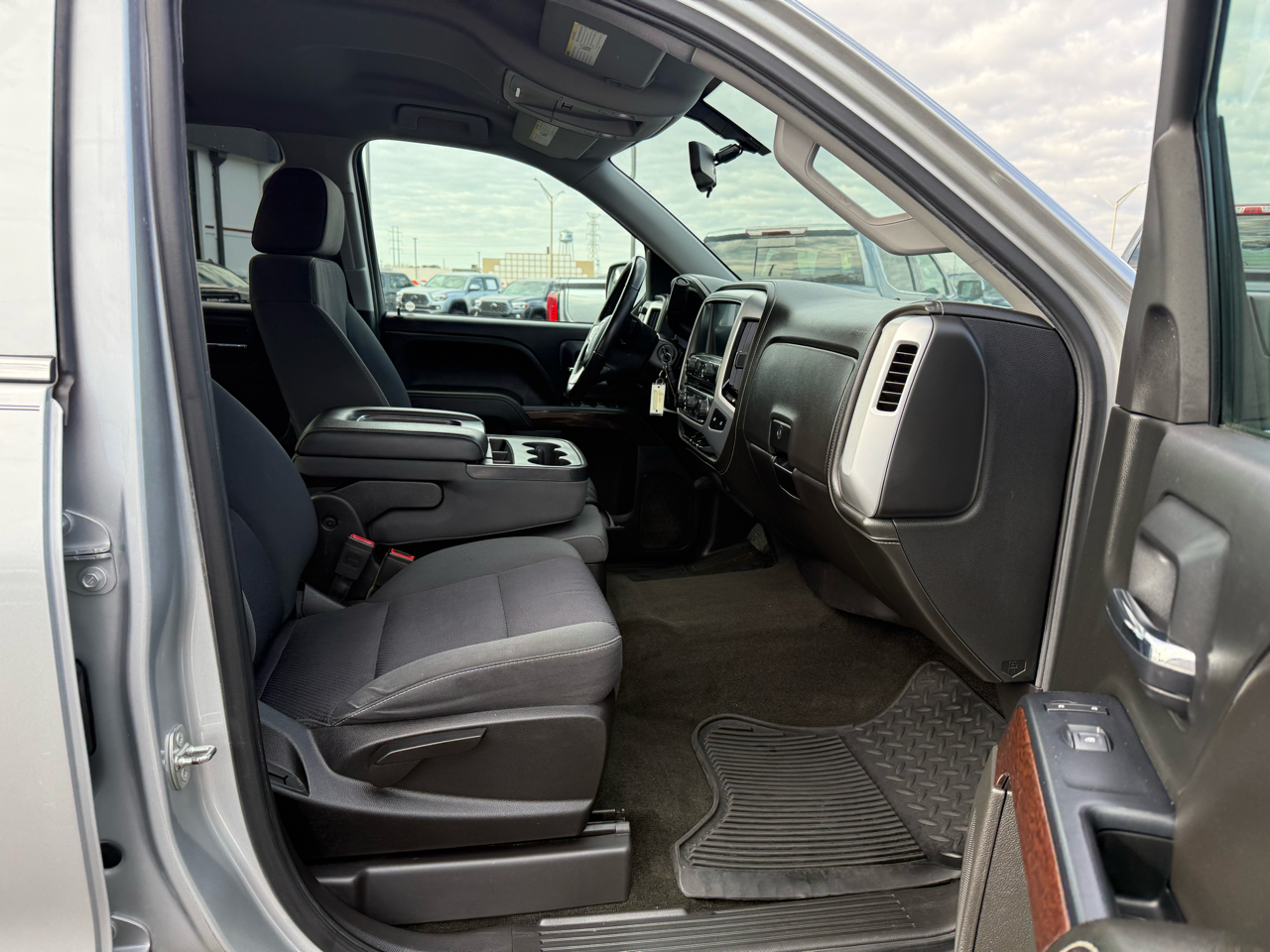 GMC Sierra 1500 4WD Crew Cab 153.0" SLE 2018