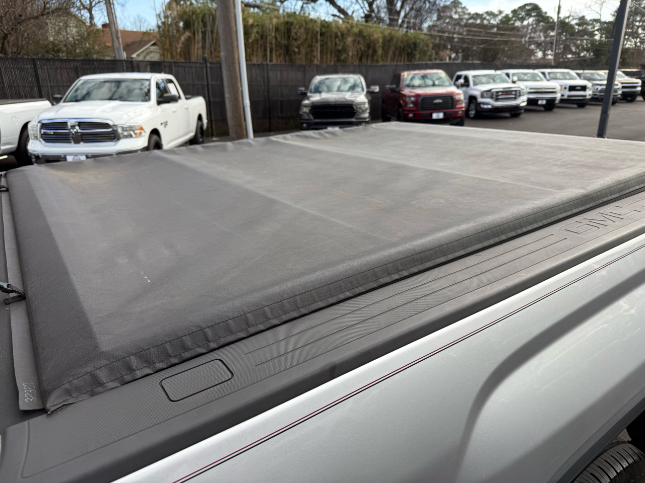 GMC Sierra 1500 4WD Crew Cab 153.0" SLE 2018