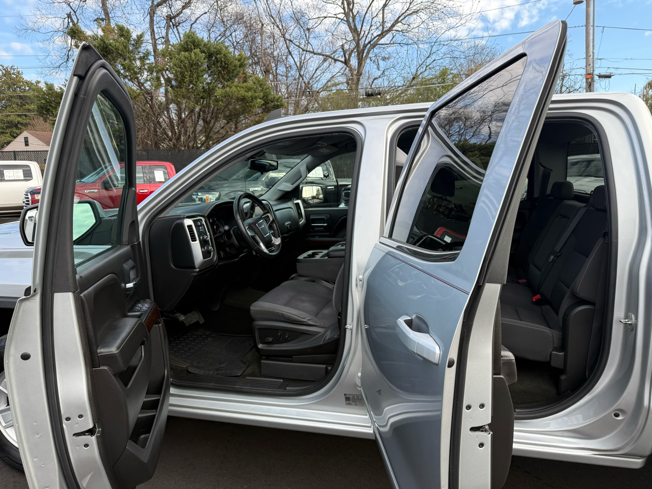 GMC Sierra 1500 4WD Crew Cab 153.0" SLE 2018