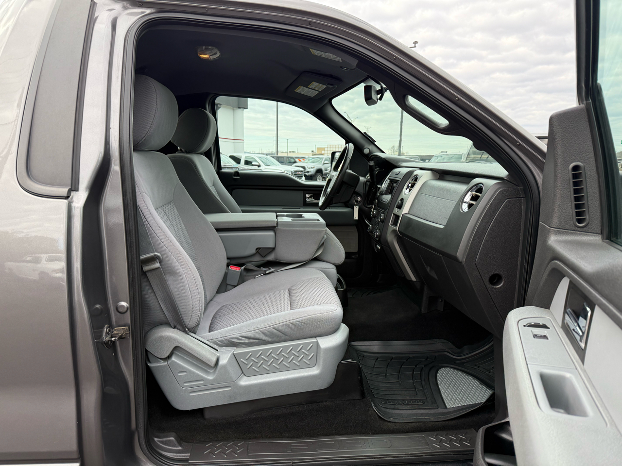 Ford F-150 4WD Reg Cab 126" XLT 2013