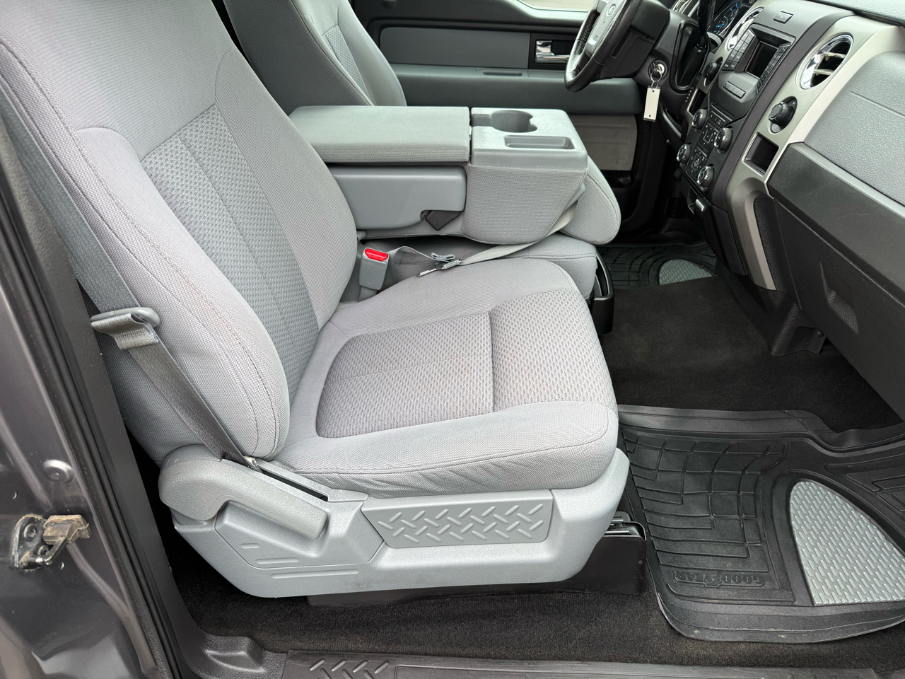 Ford F-150 4WD Reg Cab 126" XLT 2013