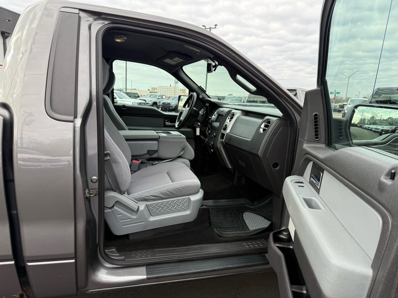 Ford F-150 4WD Reg Cab 126" XLT 2013