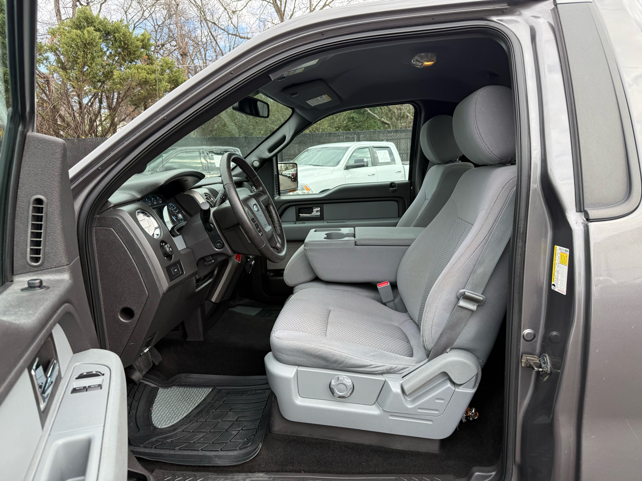 Ford F-150 4WD Reg Cab 126" XLT 2013