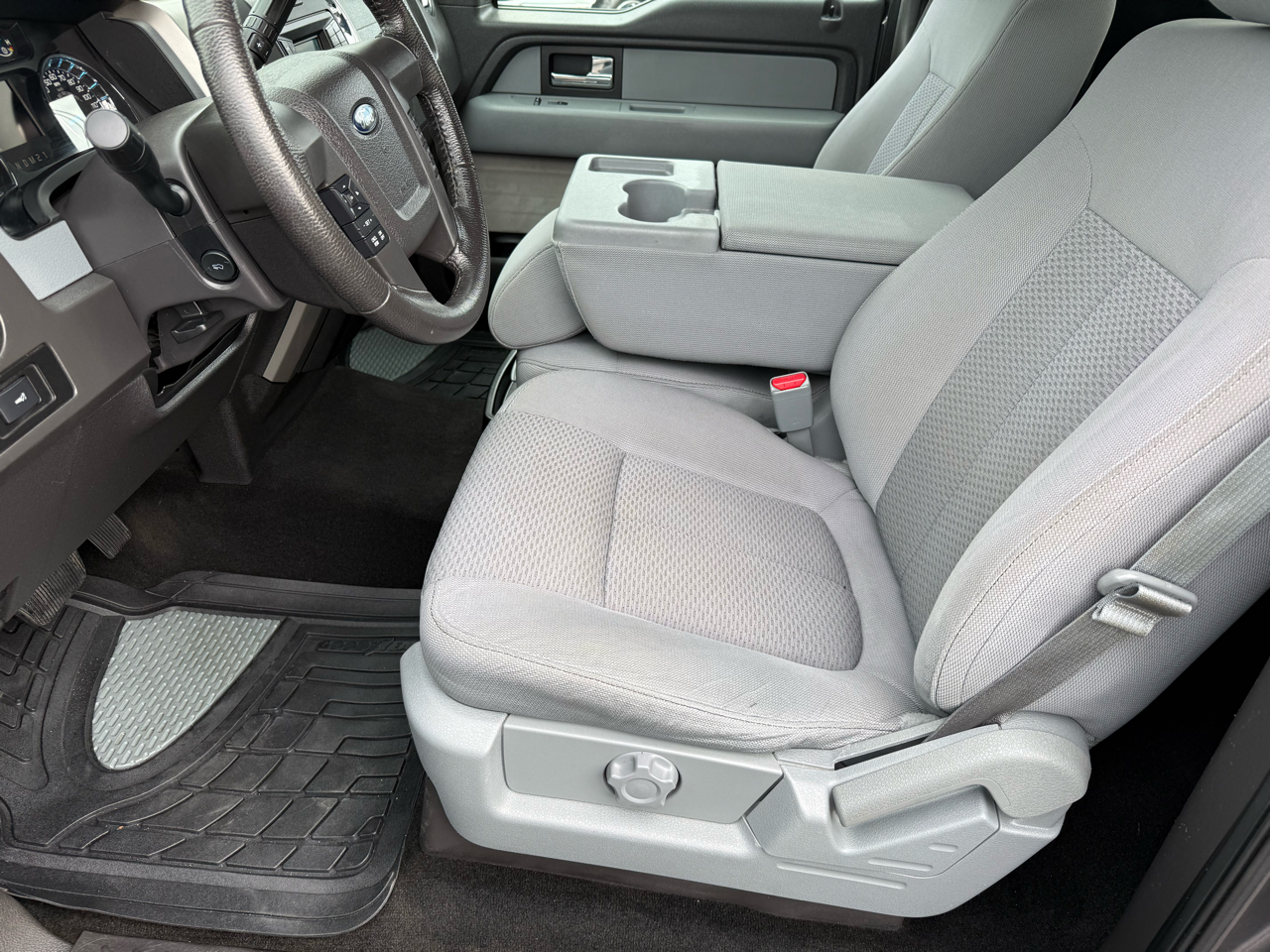 Ford F-150 4WD Reg Cab 126" XLT 2013