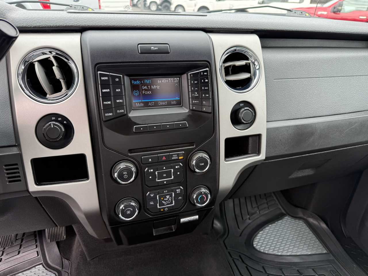 Ford F-150 4WD Reg Cab 126" XLT 2013