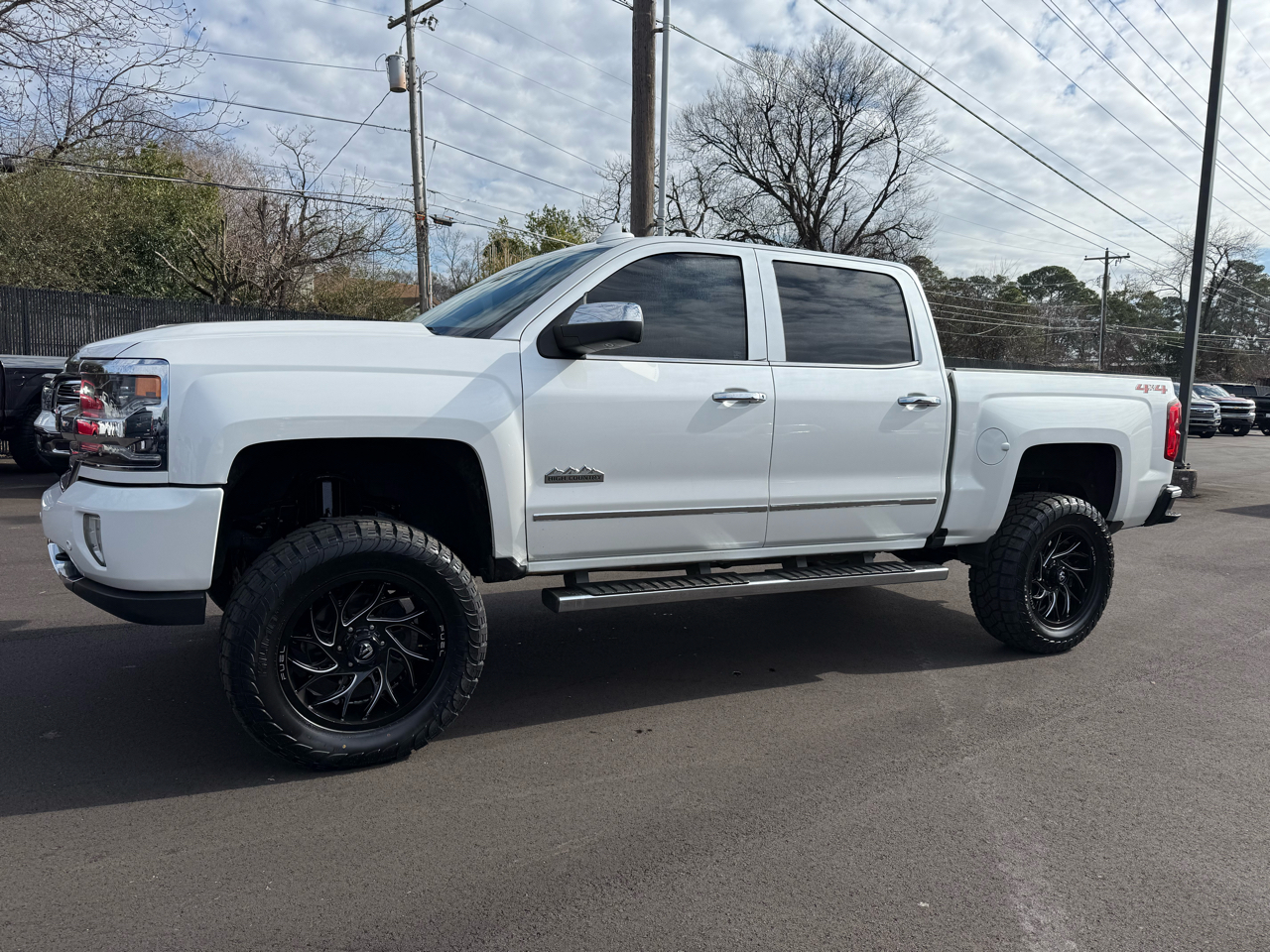 Chevrolet Silverado 1500 4WD Crew Cab 143.5" High Country 2018