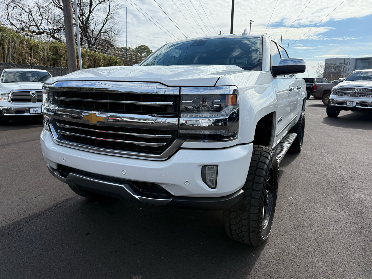 Chevrolet Silverado 1500 4WD Crew Cab 143.5" High Country 2018