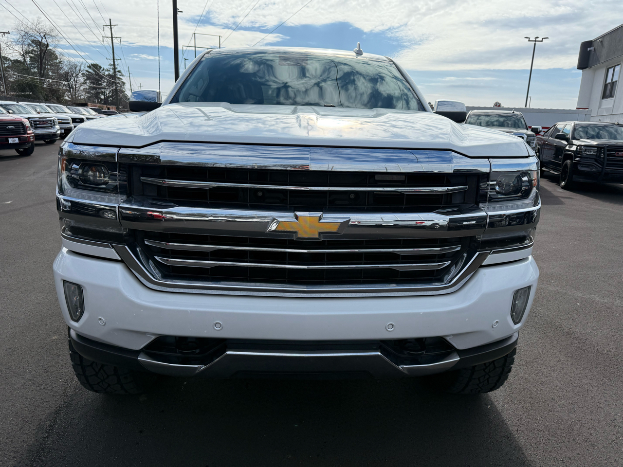 Chevrolet Silverado 1500 4WD Crew Cab 143.5" High Country 2018
