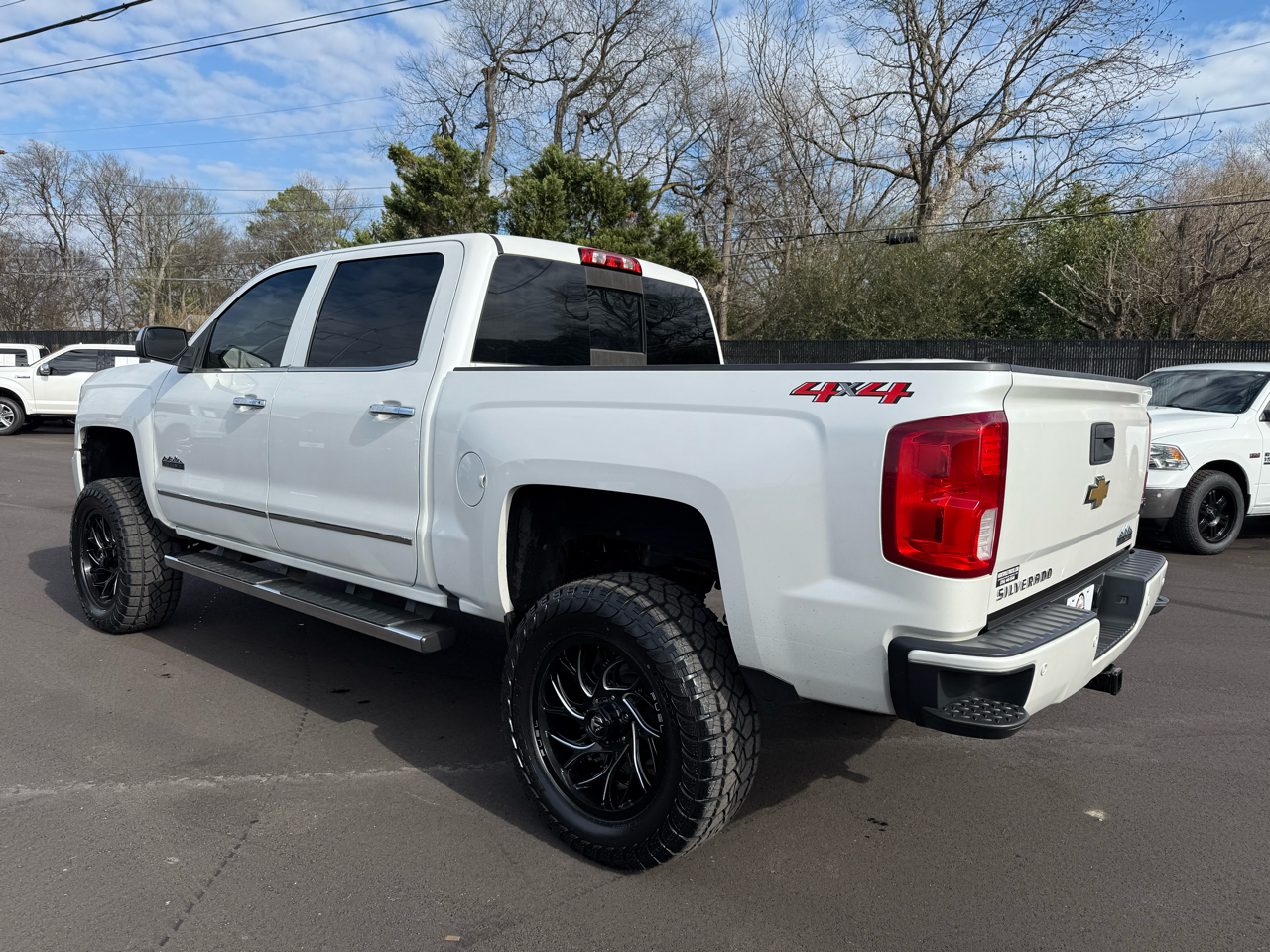 Chevrolet Silverado 1500 4WD Crew Cab 143.5" High Country 2018