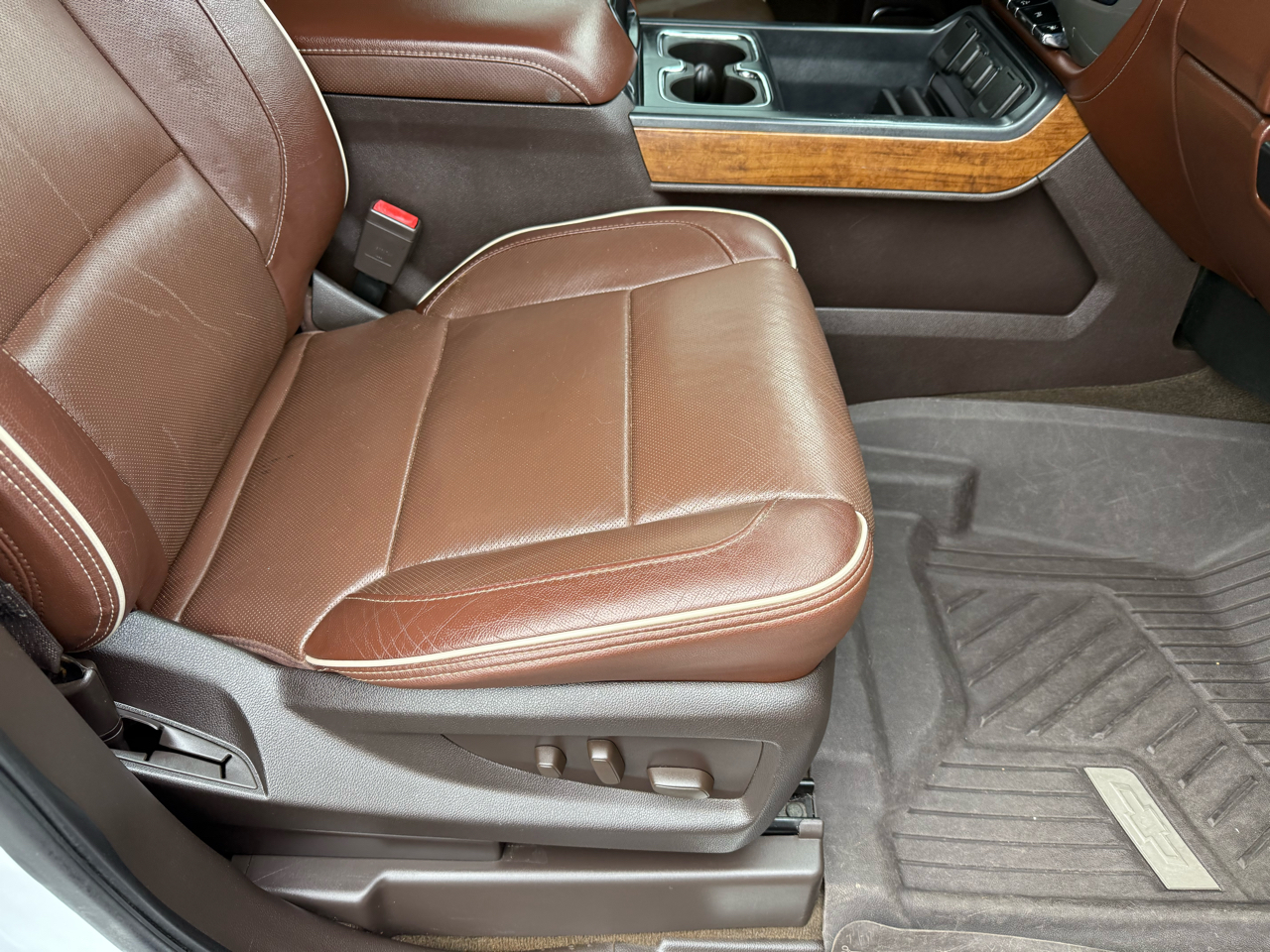 Chevrolet Silverado 1500 4WD Crew Cab 143.5" High Country 2018