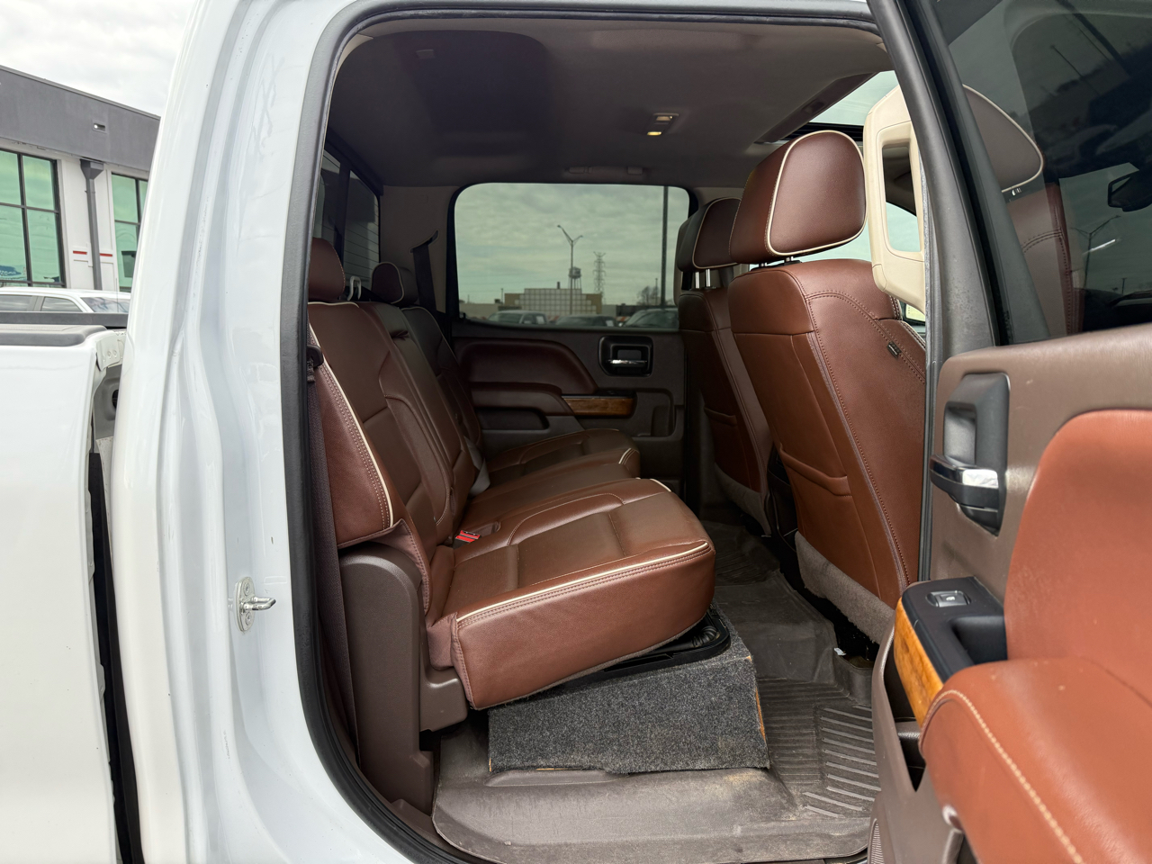 Chevrolet Silverado 1500 4WD Crew Cab 143.5" High Country 2018