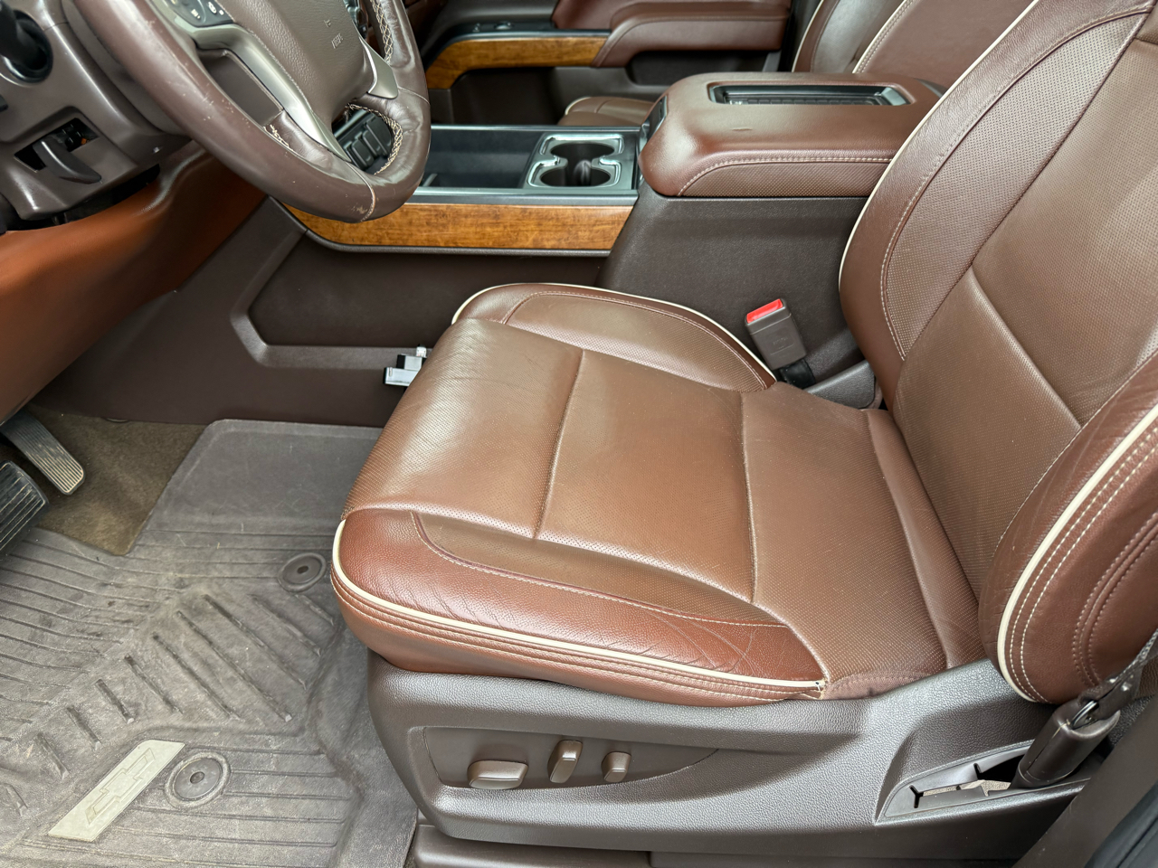 Chevrolet Silverado 1500 4WD Crew Cab 143.5" High Country 2018