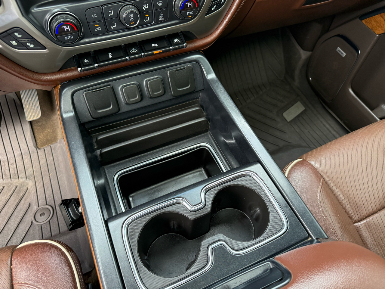 Chevrolet Silverado 1500 4WD Crew Cab 143.5" High Country 2018