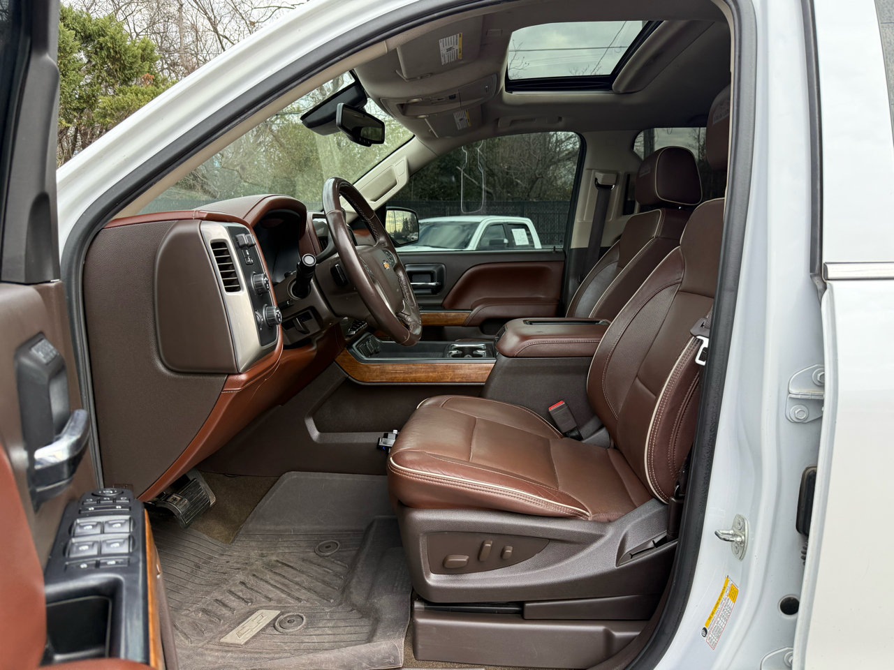 Chevrolet Silverado 1500 4WD Crew Cab 143.5" High Country 2018