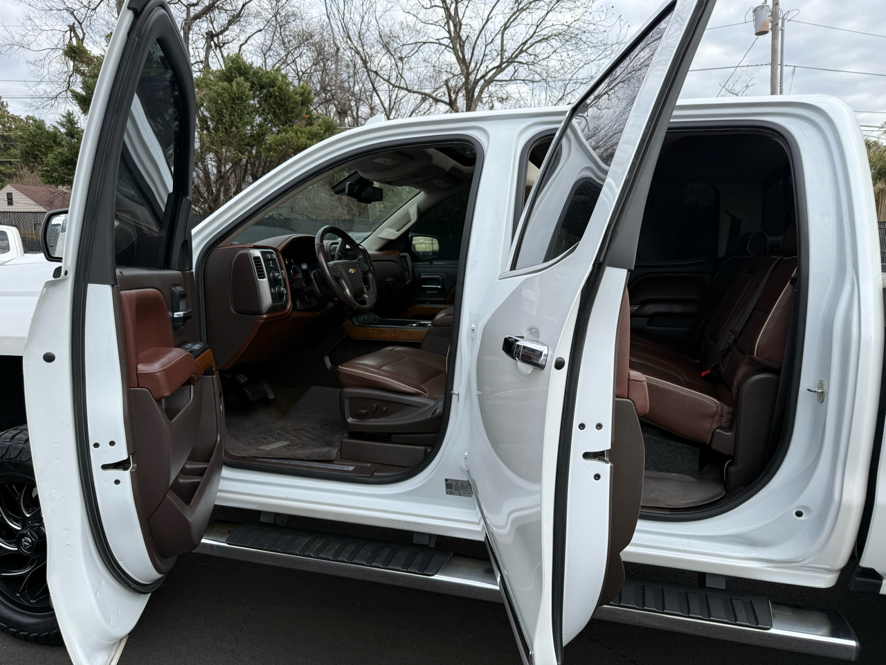 Chevrolet Silverado 1500 4WD Crew Cab 143.5" High Country 2018
