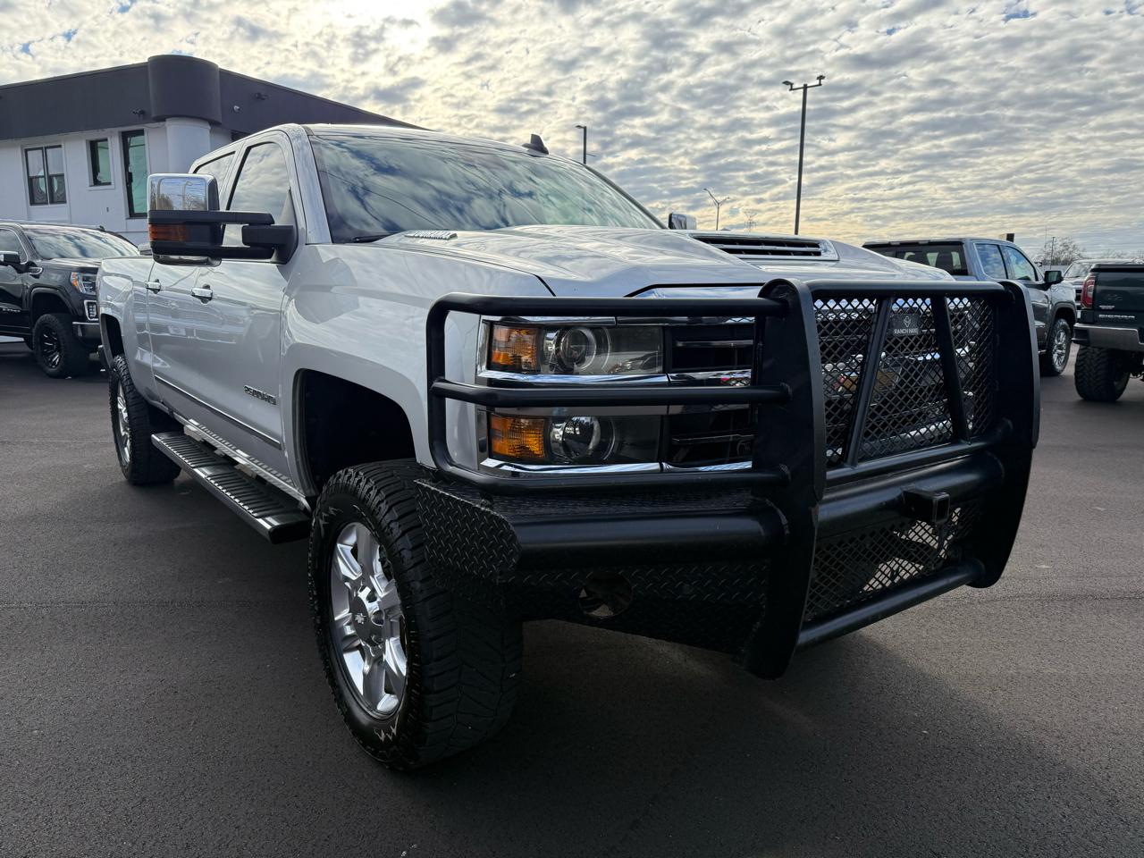 Chevrolet Silverado 2500HD 4WD Crew Cab 153.7" LTZ 2018
