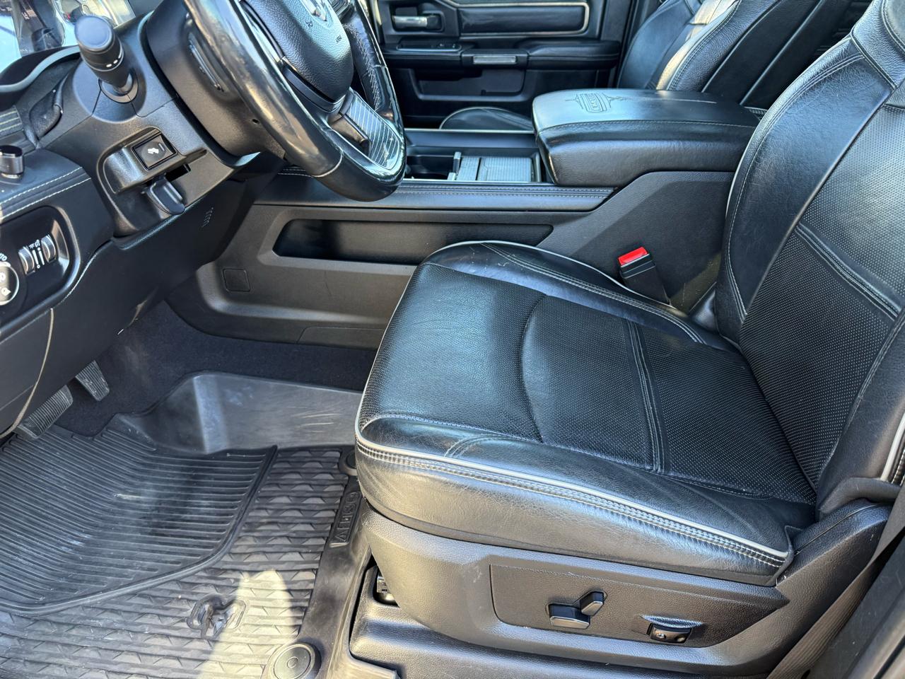 RAM 3500 Limited 4x4 Crew Cab 8' Box 2020