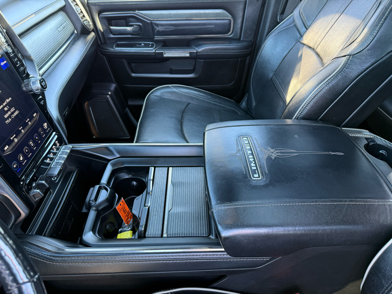 RAM 3500 Limited 4x4 Crew Cab 8' Box 2020