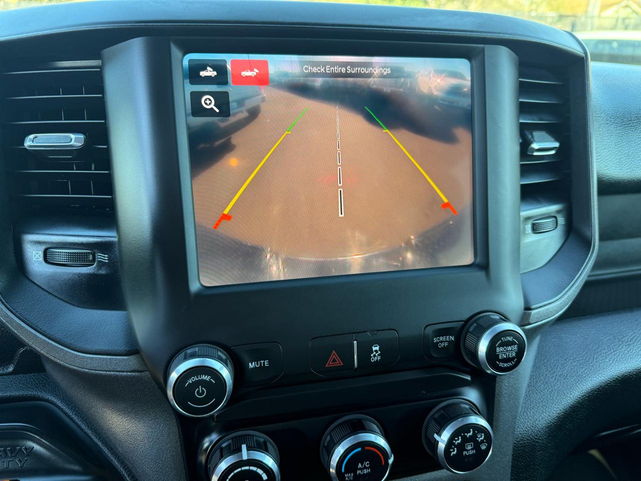 RAM 3500 Tradesman 4x4 Crew Cab 8' Box 2023