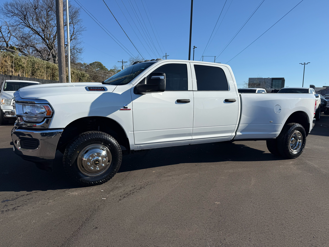 RAM 3500 Tradesman 4x4 Crew Cab 8' Box 2023