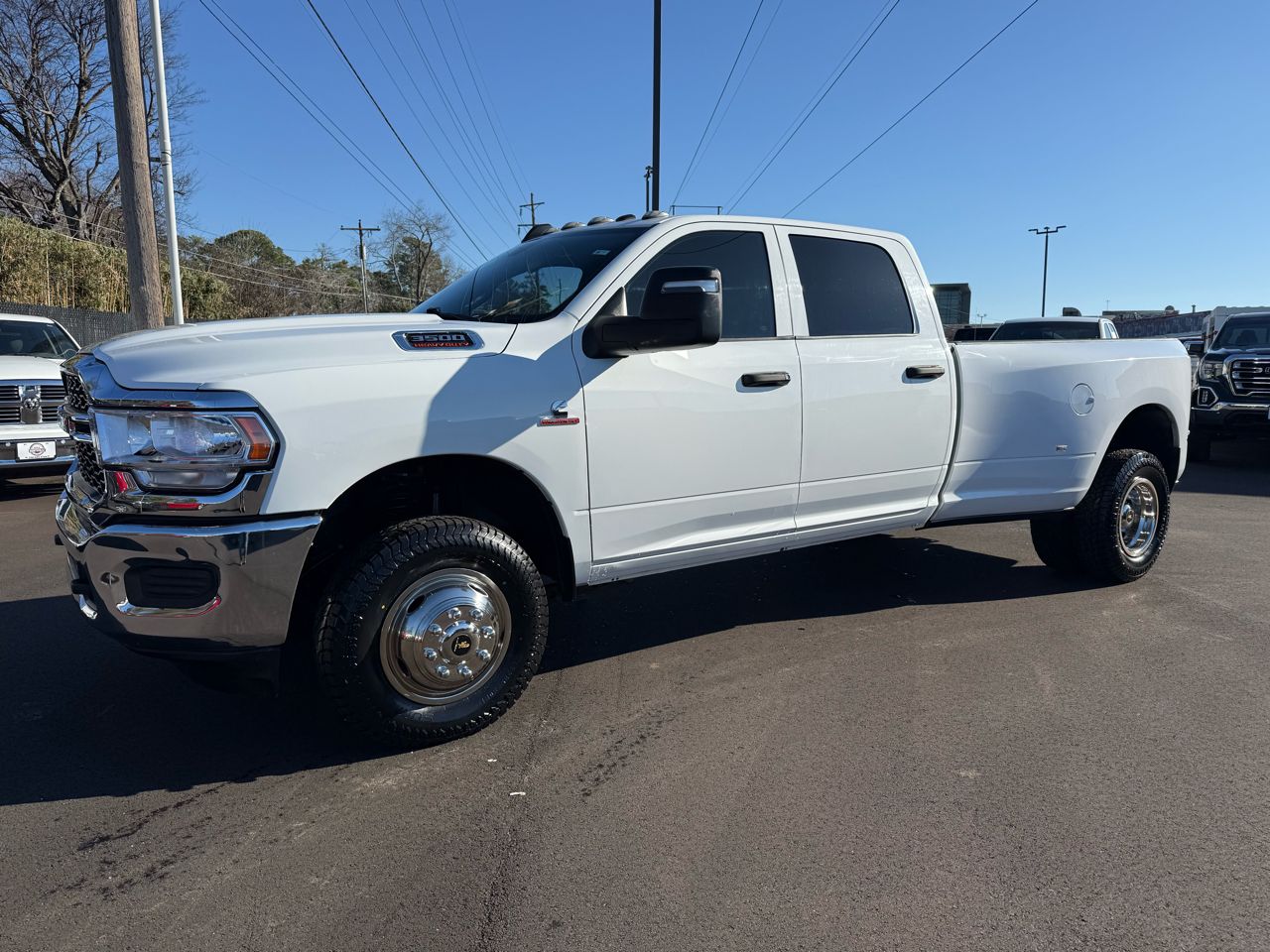 RAM 3500 Tradesman 4x4 Crew Cab 8' Box 2023
