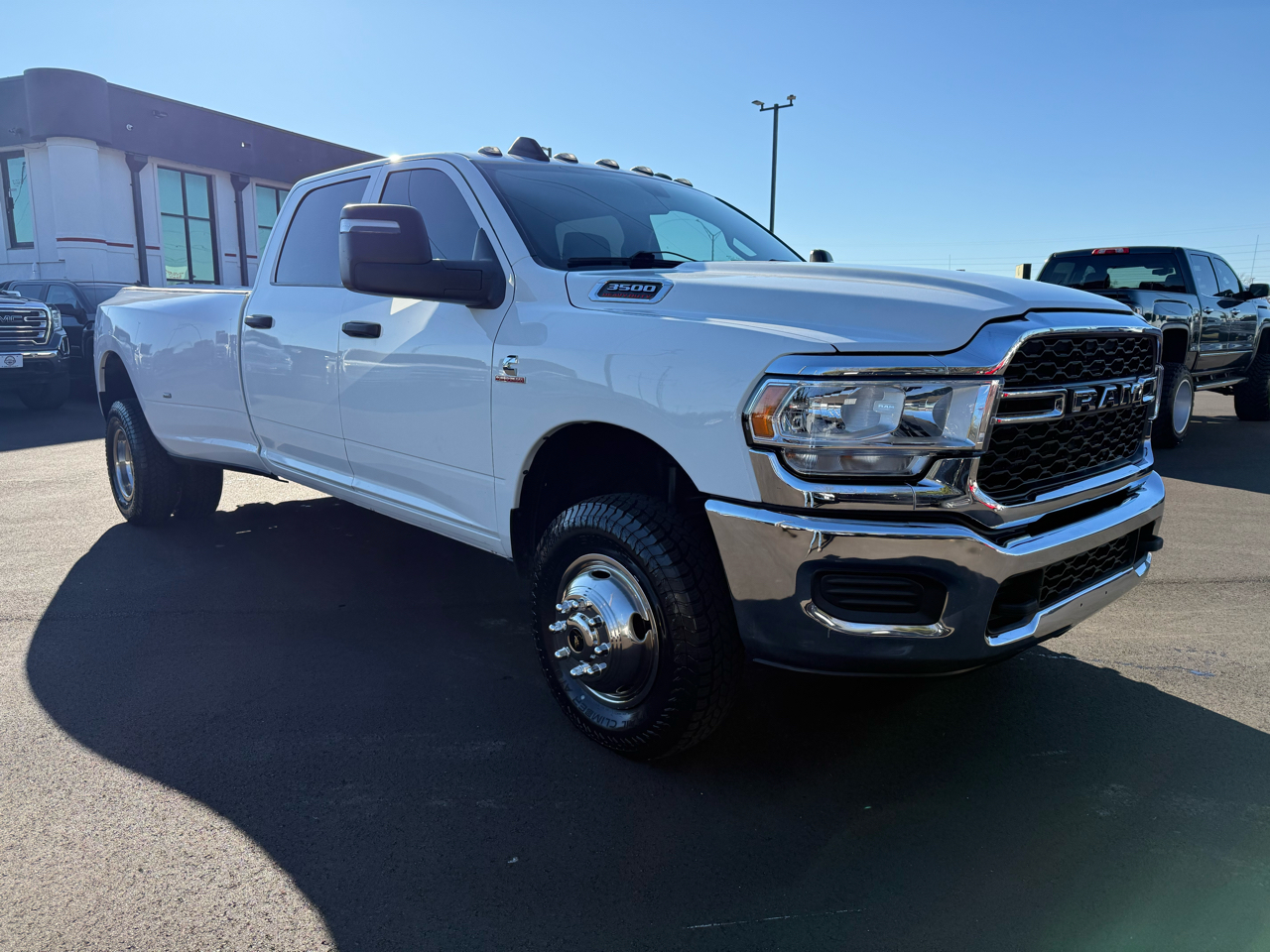 RAM 3500 Tradesman 4x4 Crew Cab 8' Box 2023